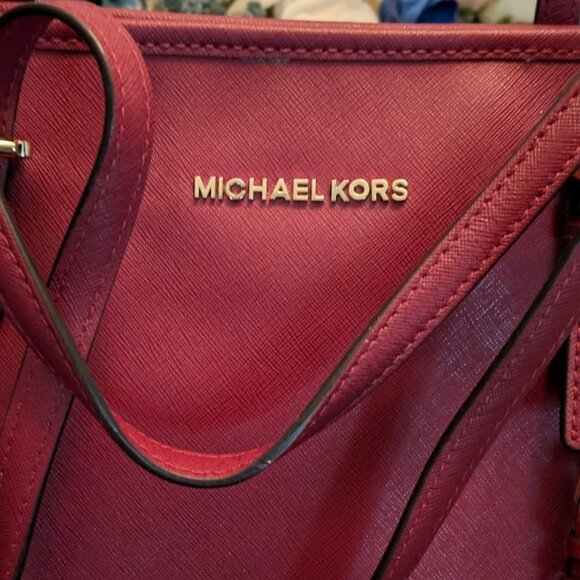 O2 MICHAEL KORS Cranberry Large Tote (NWOT) - Picture 3 of 10